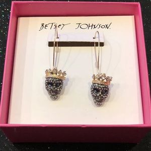 Betsey Johnson Skull “Dark Shadows” Dangle Earrings NIB